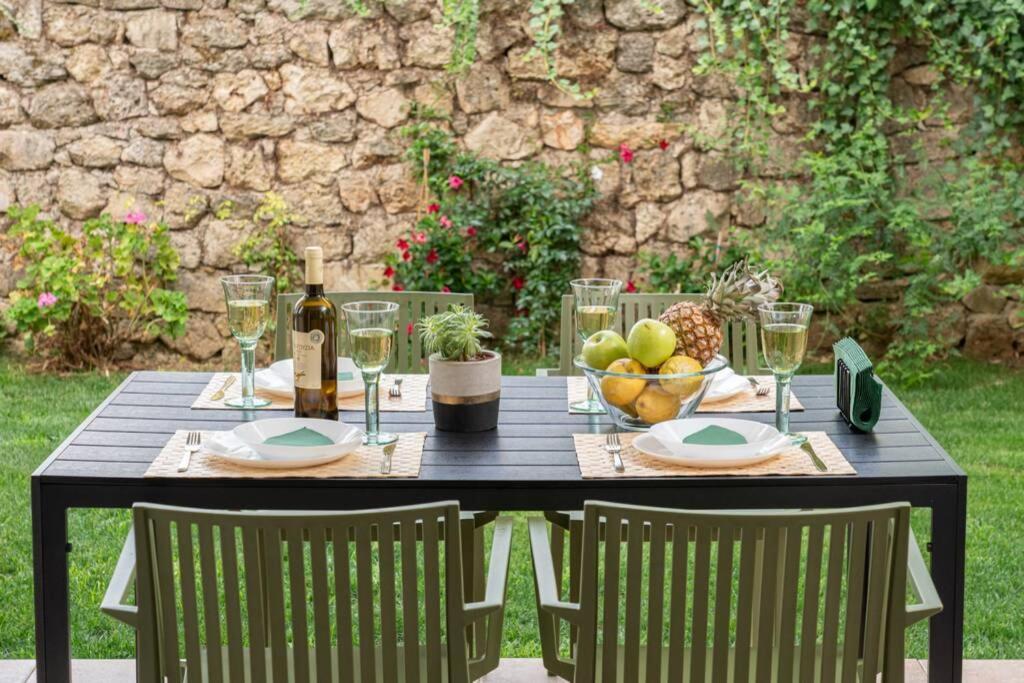 ארגוסטולי Central & Elegant Suite With Private Garden מראה חיצוני תמונה