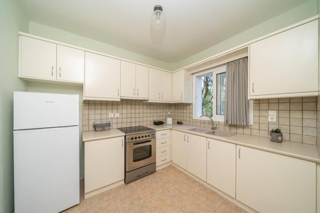 ארגוסטולי Central & Elegant Suite With Private Garden מראה חיצוני תמונה
