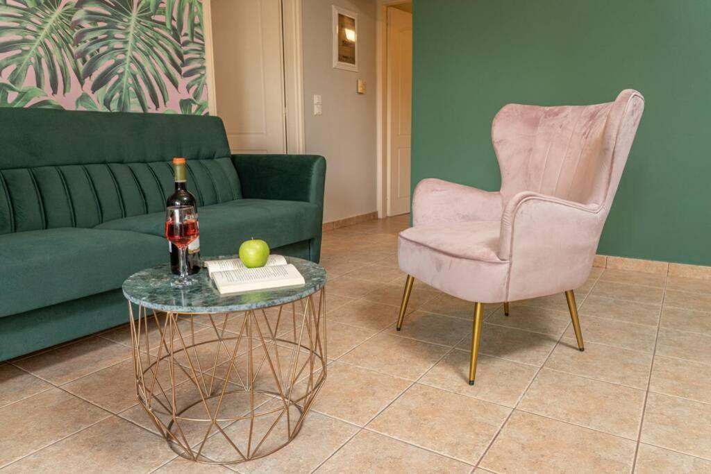 ארגוסטולי Central & Elegant Suite With Private Garden מראה חיצוני תמונה