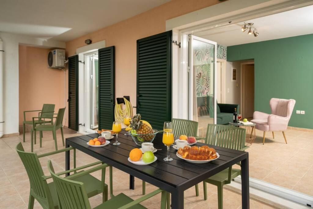 ארגוסטולי Central & Elegant Suite With Private Garden מראה חיצוני תמונה