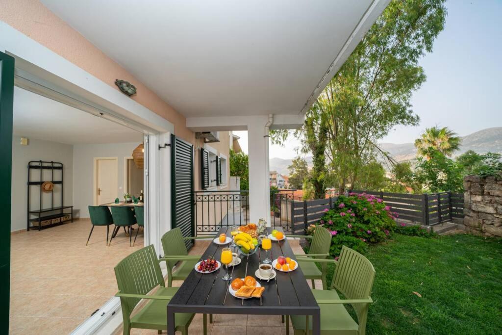 ארגוסטולי Central & Elegant Suite With Private Garden מראה חיצוני תמונה