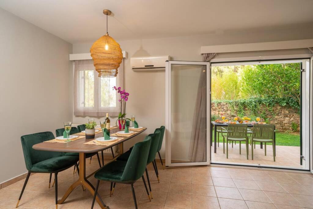 ארגוסטולי Central & Elegant Suite With Private Garden מראה חיצוני תמונה