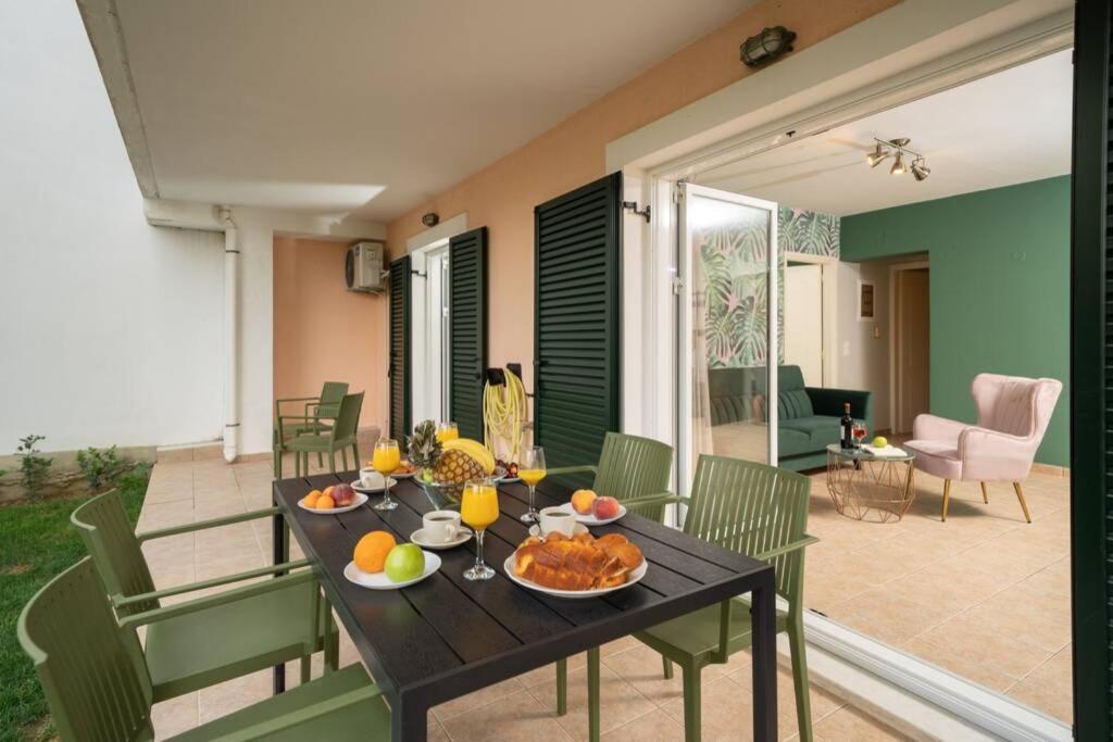 ארגוסטולי Central & Elegant Suite With Private Garden מראה חיצוני תמונה