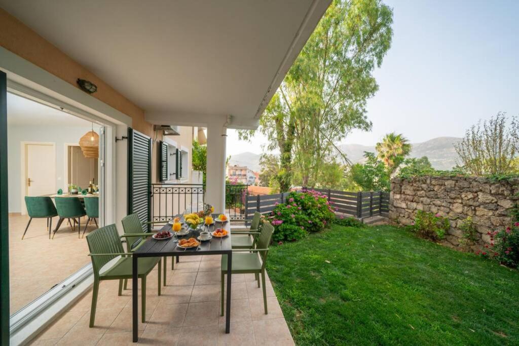 ארגוסטולי Central & Elegant Suite With Private Garden מראה חיצוני תמונה